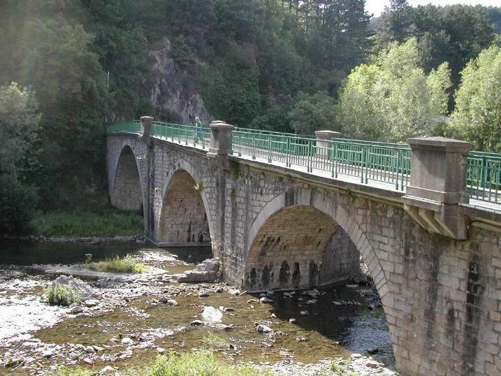 Le pont  Avene